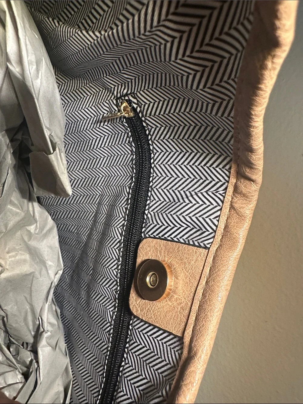 Le Miel Women's Tan Shoulder Bag - Classic Everyday NWT